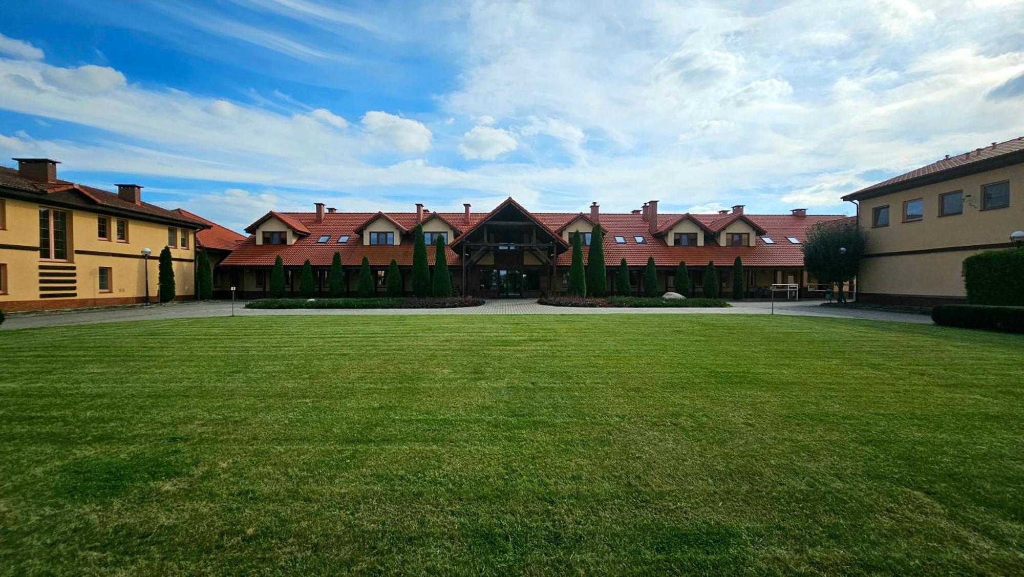 Hotel Sypniewo Margonin Exterior foto